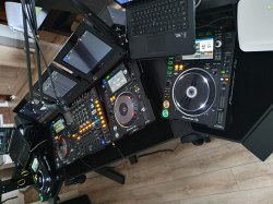 Na sprzedaż DJ Studio
